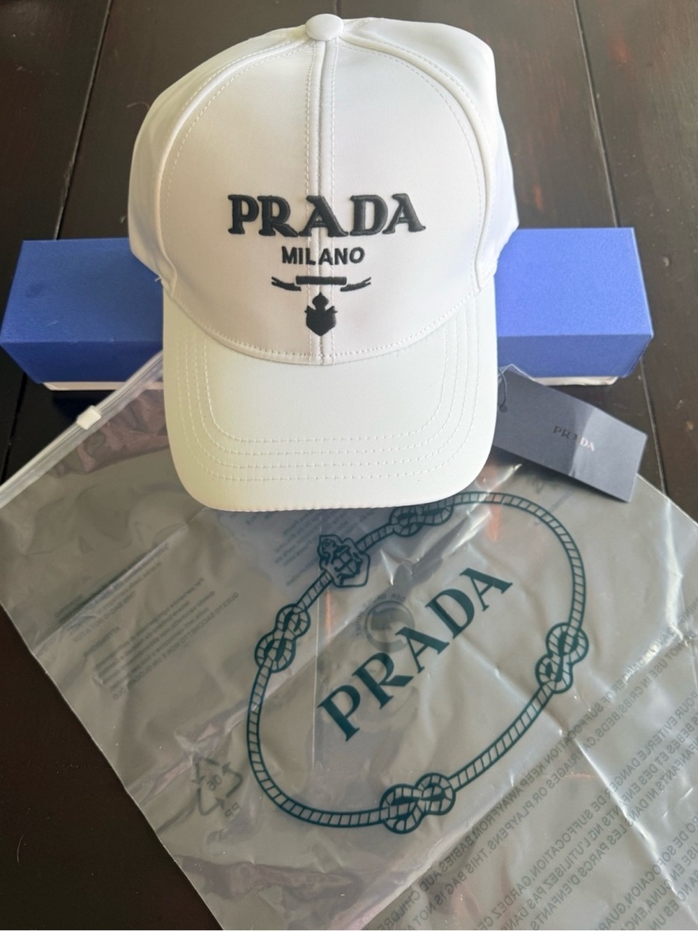 Prada NWT White Re-Nylon Ball 
Cap w/ Embroidered Black signature
Milano logo - Picture 6 of 8
